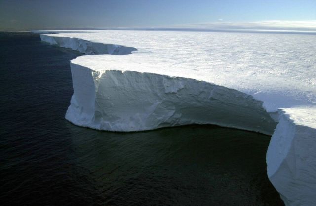 The beauty and splendor of icebergs (110 pics)