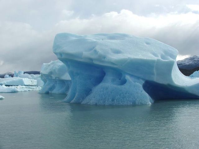 The beauty and splendor of icebergs (110 pics)