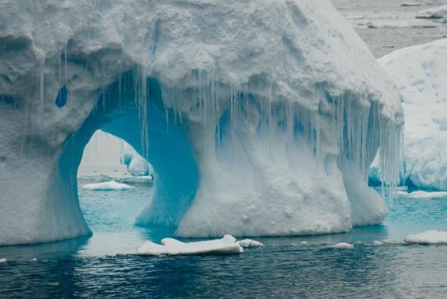The beauty and splendor of icebergs (110 pics)
