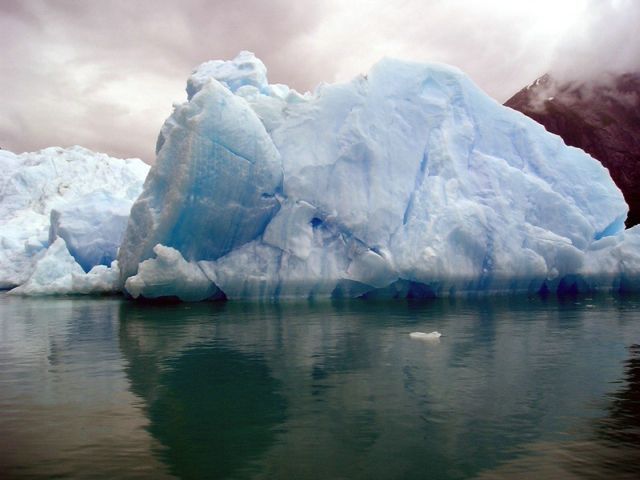 The beauty and splendor of icebergs (110 pics)