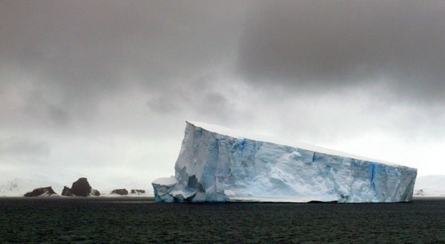 The beauty and splendor of icebergs (110 pics)