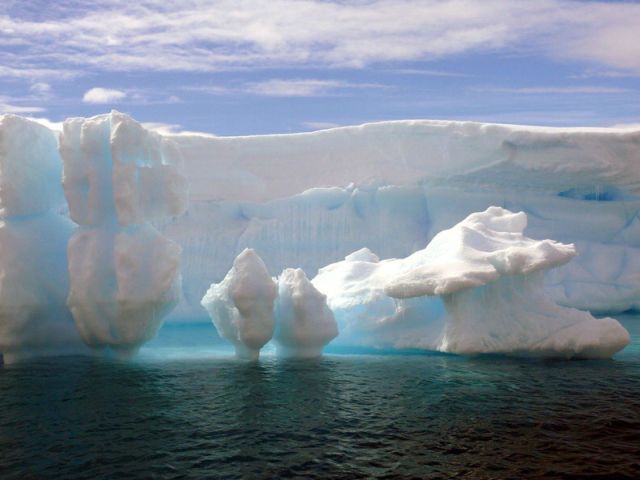 The beauty and splendor of icebergs (110 pics)