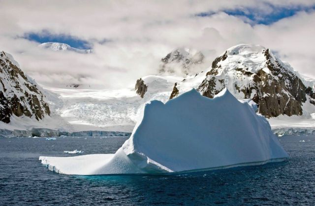 The beauty and splendor of icebergs (110 pics)