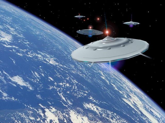 Why UFO photos are so rare? (2 pics)