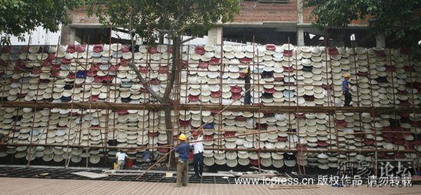Unusual wall or a toilet art (20 pics)