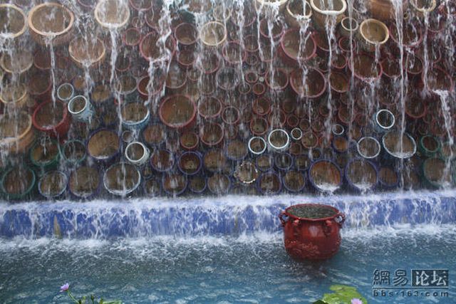 Unusual wall or a toilet art (20 pics)