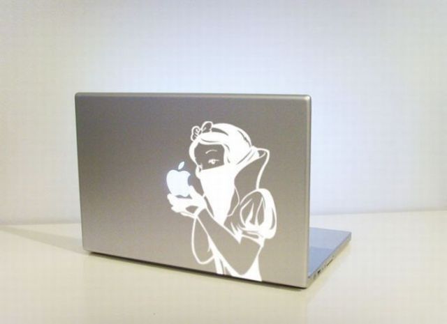 Fun with Macbook apples (9 pics)