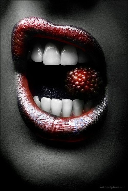 Beautiful lips make-up (21 pics)