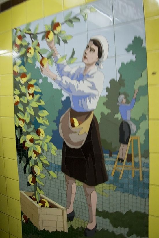 Decorations in the Pedestrian Underpasses (28 pics)