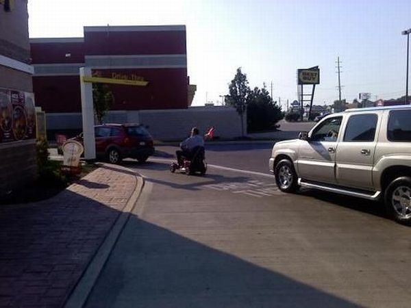 "Victims" of Scooters (18 pics)