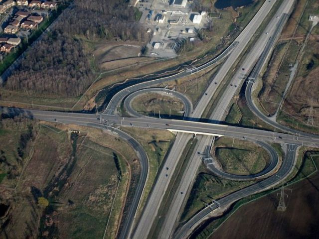 Stunning Highway Interchanges (23 pics)
