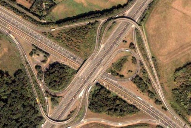 Stunning Highway Interchanges (23 pics)