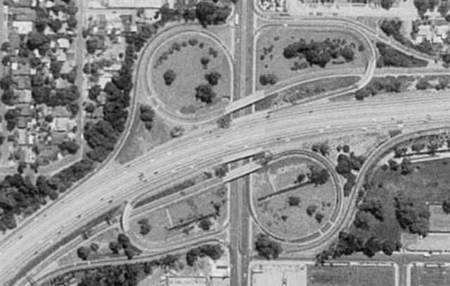 Stunning Highway Interchanges (23 pics)
