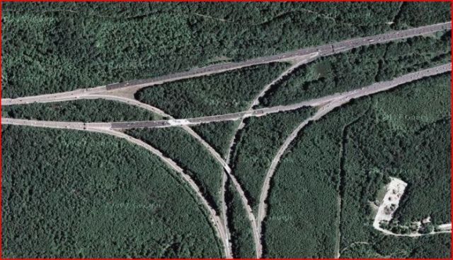 Stunning Highway Interchanges (23 pics)