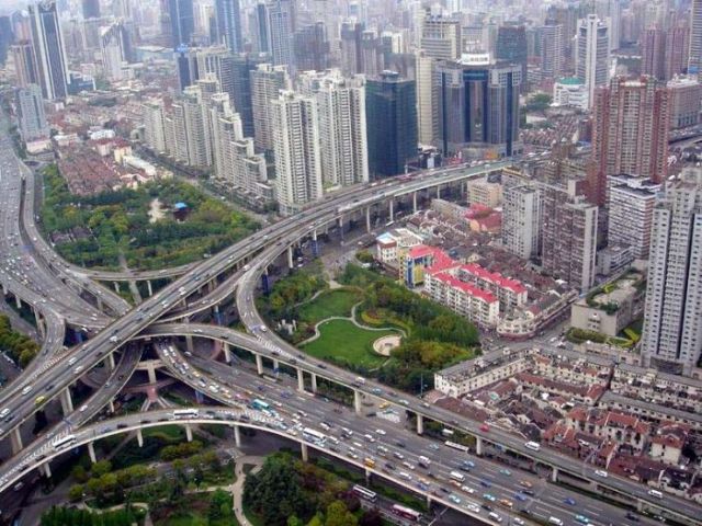 Stunning Highway Interchanges (23 pics)