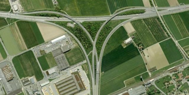 Stunning Highway Interchanges (23 pics)