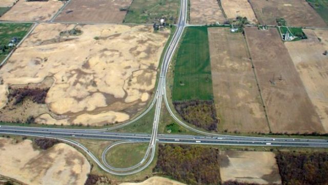Stunning Highway Interchanges (23 pics)