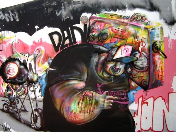 Huge Selection of Cool Graffiti Art (281 pics)