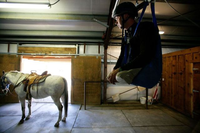 Extreme Therapy – Touching Photos of Disabled People Who Don’t Give Up (19 pics)