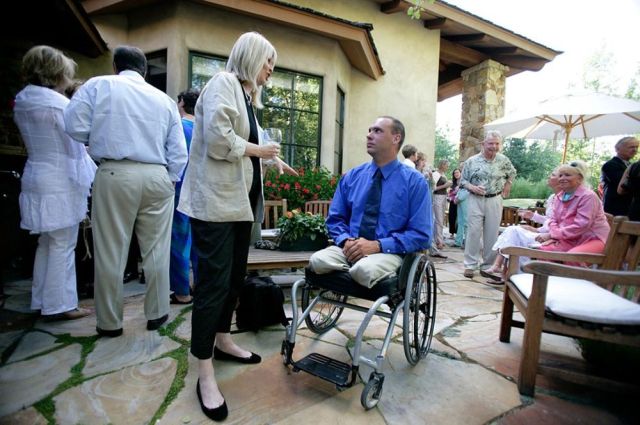 Extreme Therapy – Touching Photos of Disabled People Who Don’t Give Up (19 pics)