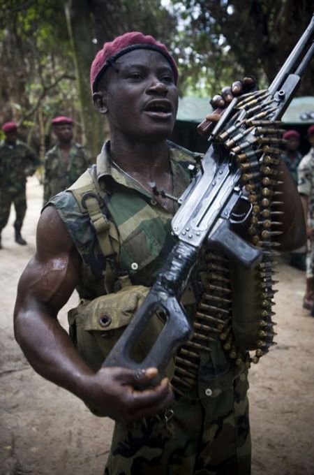 Modern Robin Hoods in Niger Delta (40 pics)