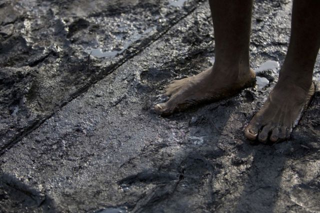 Modern Robin Hoods in Niger Delta (40 pics)