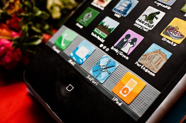 Wedding Cake for Apple Fans (9 pics)