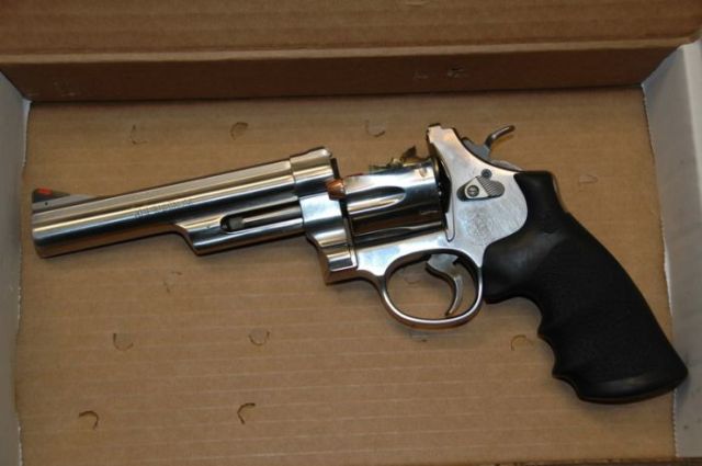 Exploded Gun (4 pics)