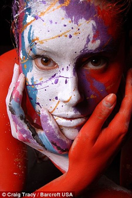 Stunning Body Painting Art (17 pics)