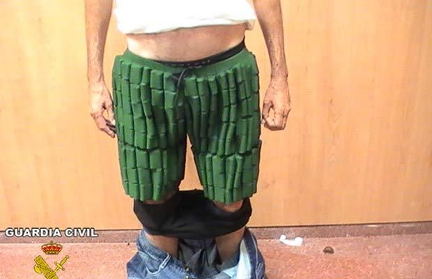 Where Smugglers Attempt to Transport Drugs (24 pics)
