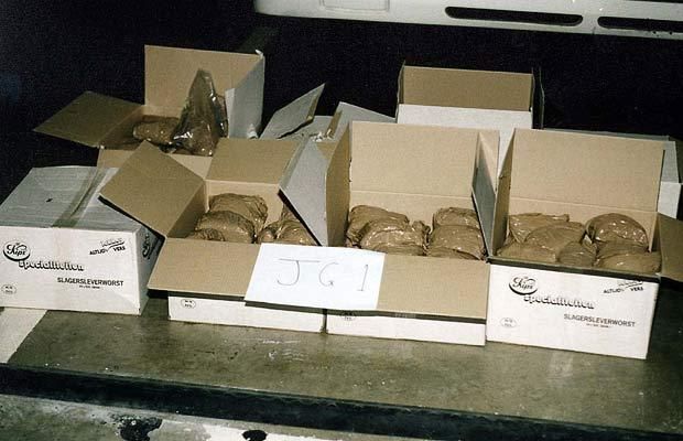 Where Smugglers Attempt to Transport Drugs (24 pics)