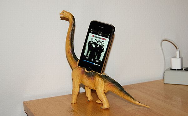 Creative, Crazy and Great iPhone Docking Stations (20 pics)