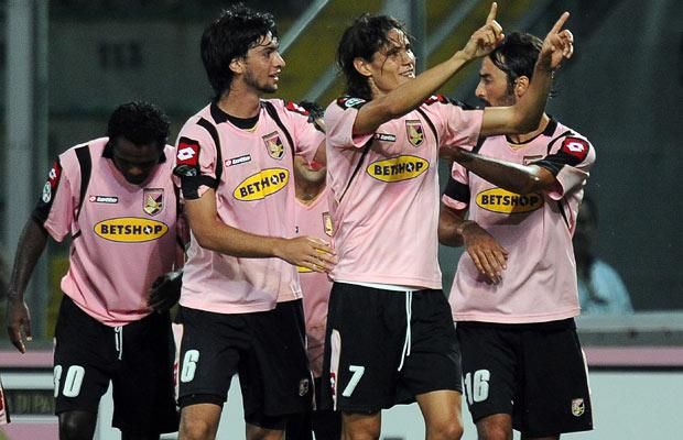 The Most Unfortunate Sports Kits Ever (21 pics)