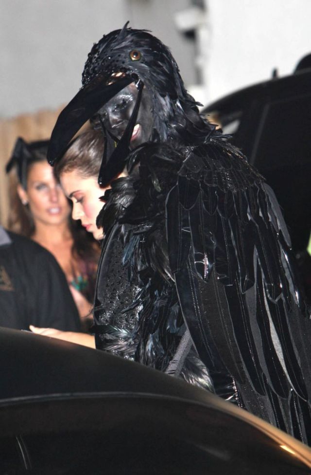 Female Celebrities in Halloween Costumes – ed. 2009 (50 pics)