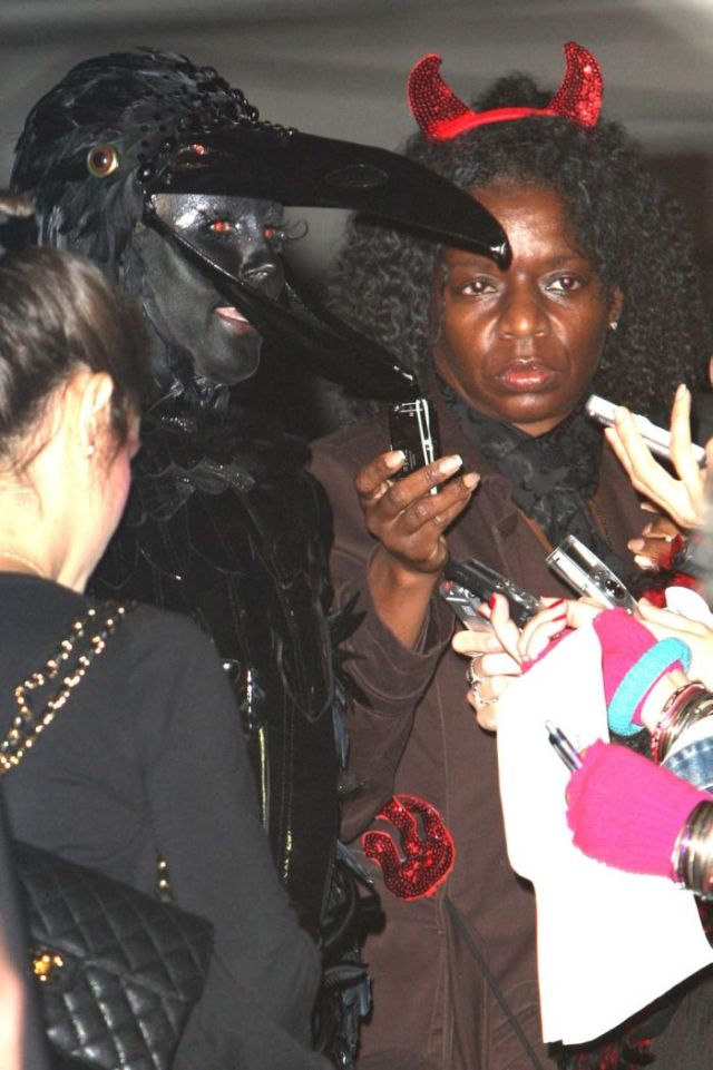 Female Celebrities in Halloween Costumes – ed. 2009 (50 pics)