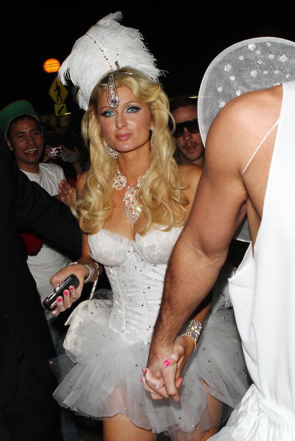 Female Celebrities in Halloween Costumes – ed. 2009 (50 pics)