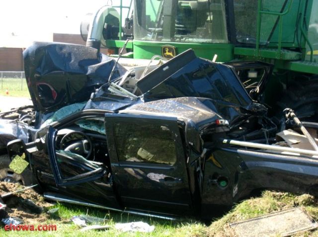 Pick-Up against Combine (11 pics)