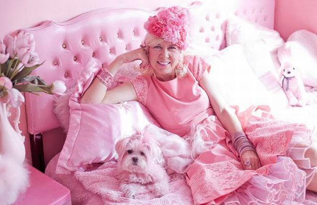 The Life in Pink Colors (14 pics)