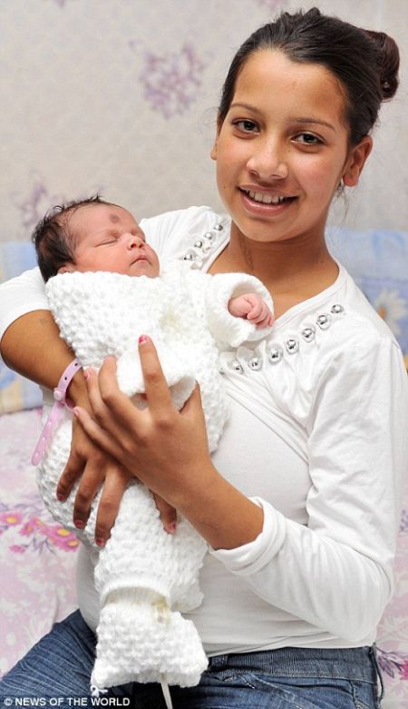 One of the youngest mothers (8 pics)