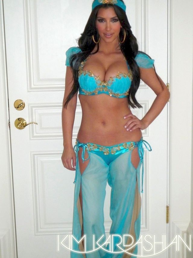 Kim Kardashian as Princess Jasmine (8 pics)