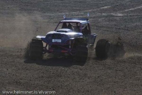 All terrains vehicles (28 pics)