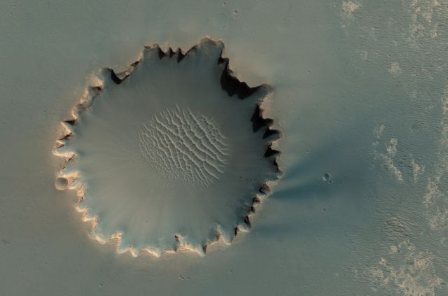 Fascinating Landscapes of Mars (35 pics)