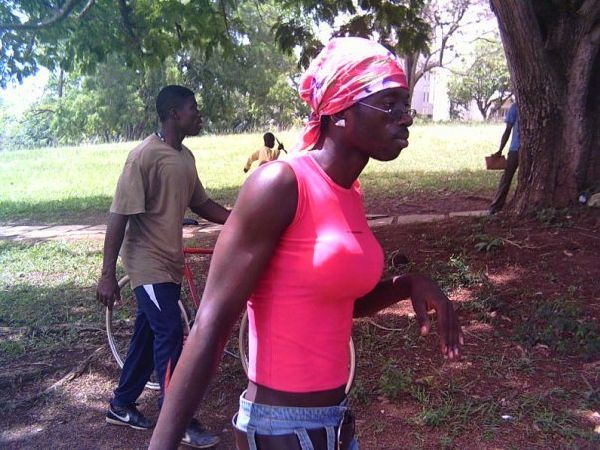 Transvestite Parade in Africa (19 pics)