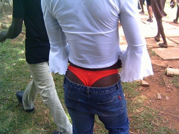 Transvestite Parade in Africa (19 pics)