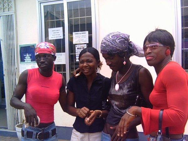 Transvestite Parade in Africa (19 pics)
