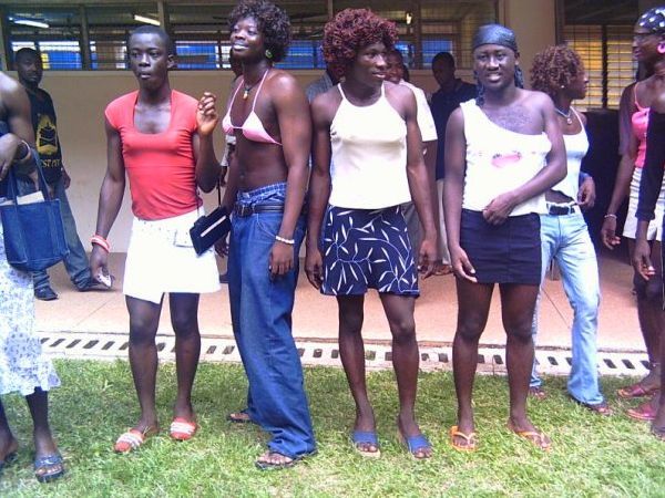 Transvestite Parade in Africa (19 pics)