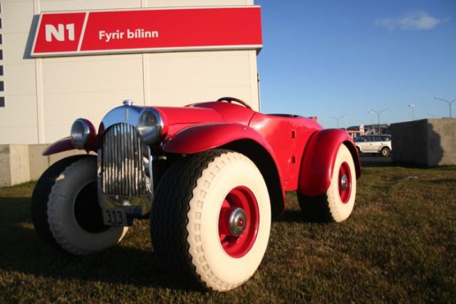 Donald Duck’s Car Has Been Built for Real! (15 pics)