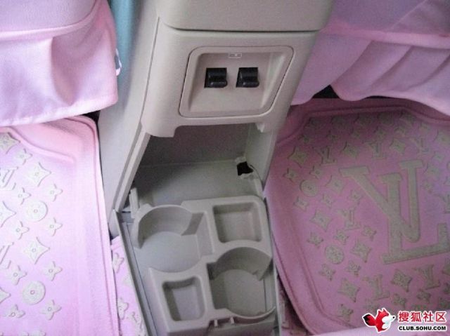 Hello Kitty Style Chrysler PT Cruiser (12 pics)