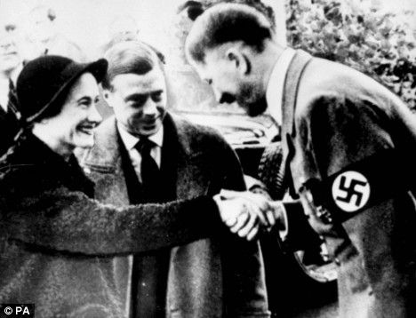 Famous, Infamous and Iconic Photographs (45 pics + text)