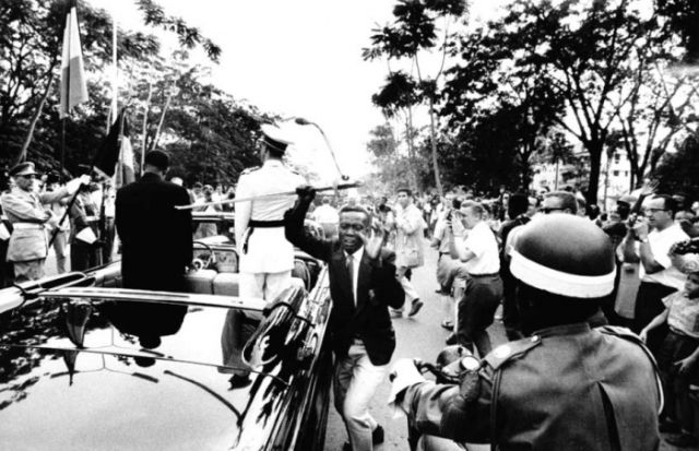 Famous, Infamous and Iconic Photographs (45 pics + text)
